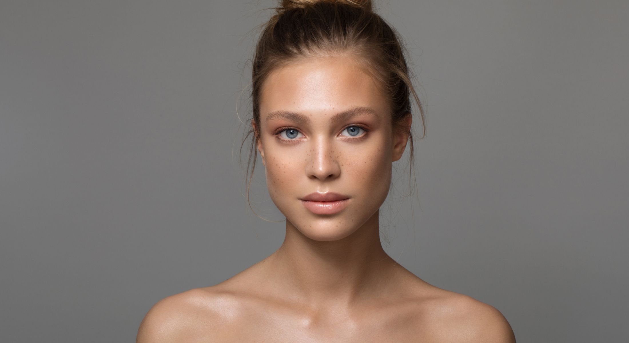 Portrait of a woman with natural beauty.